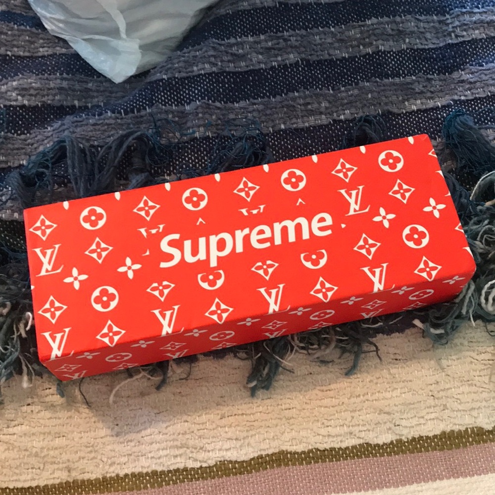 Louis Vuitton/ supreme socks